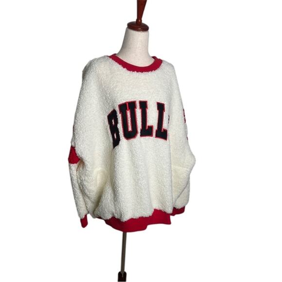Chicago Bulls Tommy Jeans Oatmeal/Red Mindy Sherpa Pullover Sweatshirt – Sz S - Picture 6 of 10